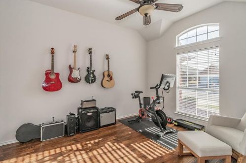 10133 Red Bluff Ln, Fort Worth TX  76177-7351 exterior