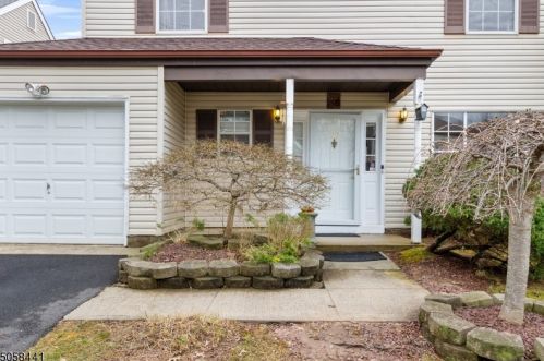 67 Nottingham Dr, Old Bridge, NJ 08857-3244