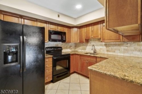 133 Marion Dr, Town Center NJ  07052-3301 exterior
