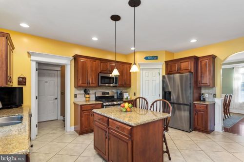 276 Pne Crk Dr, Carlisle PA  17013-9611 exterior