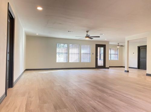 703 Ravensworth Dr, Conroe TX  77302-3739 exterior