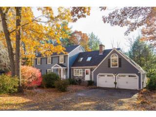 17 Patriots Rd, Stratham, NH 03885-2320