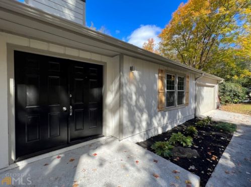 5188 Mccarter Ct, Stone Mountain, GA 30088-2517