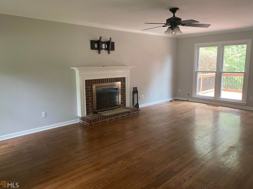 2070 Glenellen Ct, Kennesaw, GA 30152