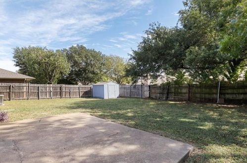 2709 Rdg Rd, Fort Worth TX  76133-7723 exterior