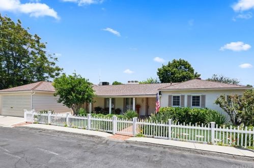 13433 Galewood St, Van Nuys, CA 91423-4805