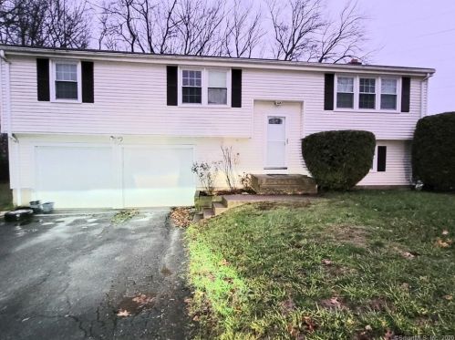 30 Woodland Park, Windsor, CT 06095-4224