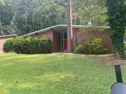 4616 Greenleaf Cir, Atlanta, GA 30331-7122