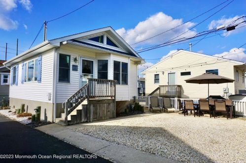 120 Chadwick Way, Lavallette NJ  08735-1707 exterior