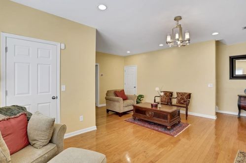 201 Bowen Cir, Atlanta GA  30315-2603 exterior