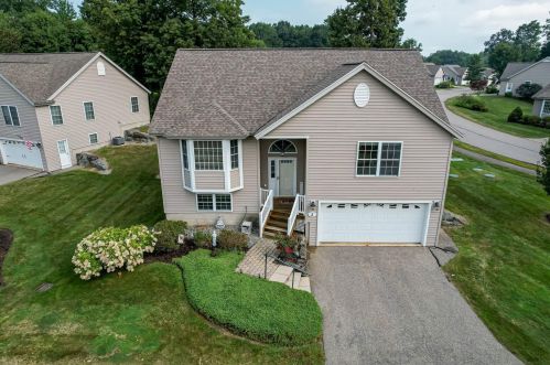 2 Orchard Ln, South Hampton, NH