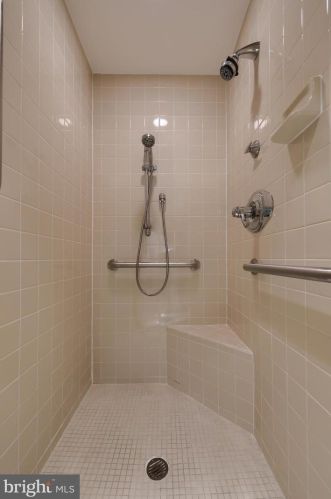 142 Bentley Ln, Lancaster PA  17603-6204 exterior