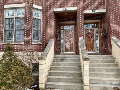 203 Evergreen Ave, Arlington Hts, IL 60005-1913
