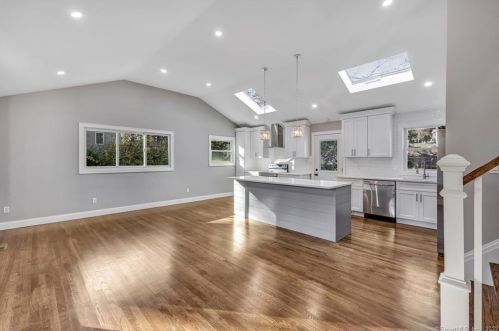 749 Booth Hill Rd, Huntington CT  06484-3461 exterior