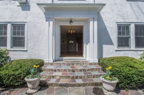 50 Lookout Rd, Mountain Lakes, NJ 07046-1204