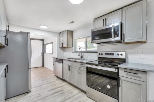 1542 Yosemite St, Denver CO  80220-5402 exterior
