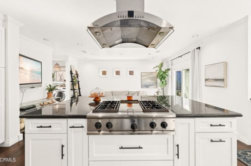 2358 Caracas St, Glendale CA  91214-3003 exterior