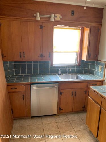 190 Broad St, Tinton Falls, NJ 07701-2001