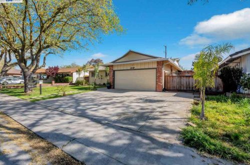 318 Granada Way, Tracy, CA 95376-2127