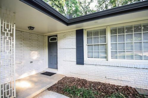 1727 Clairmont Way, Atlanta GA  30329-1615 exterior