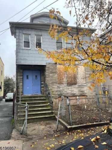 167 Munn Ave, Irvington, NJ 07111-2725