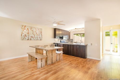 211 Kawaihae St, Honolulu, HI 96825-1931