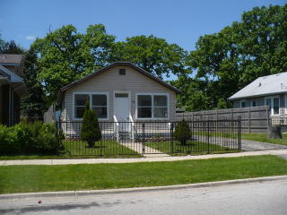 186 Kendall St, Aurora, IL 60505-3948