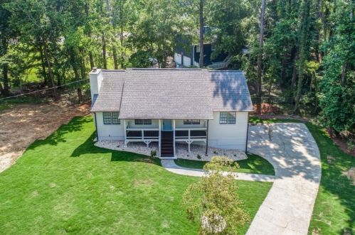 703 Willowbrook Ln, Holly Springs, GA 30189-7416