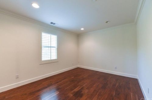 186 Pathway, Irvine CA  92618-8846 exterior