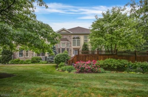 1 Drake Ln, Chester, NJ 07930-2471