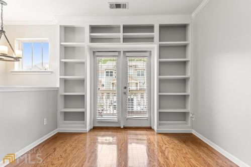 1569 Liberty Pkwy, Atlanta GA  30318-9389 exterior