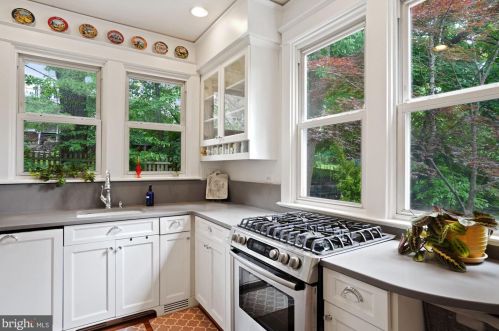 7125 Poplar Ave, Silver Spring MD 20912-4675 exterior