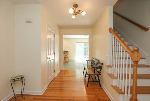 34 Bittersweet Ln, Chester, NH 03036-4066