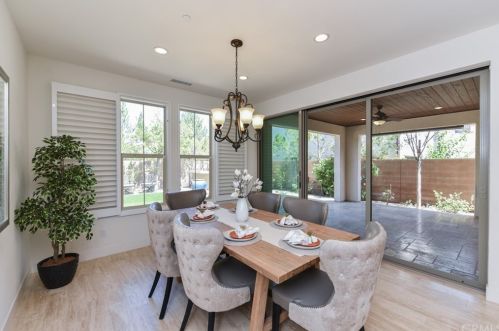 73 Gainsboro, Irvine CA  92620-2187 exterior