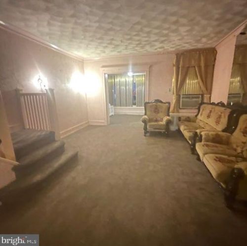 5756 12th St, Philadelphia, PA 19141-4111