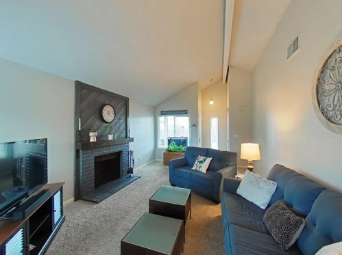 10395 White Rock Rd, Rancho Cordova, CA 95670-5763