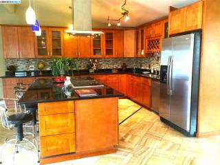 1978 Boca Raton St, Hayward, CA 94545-3553
