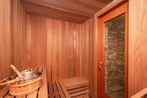 1721 Grouse Rdg, Truckee CA  96161-4033 exterior
