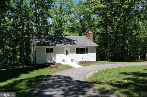 973 Johnnycake Ln, Harpers Ferry, WV 25425-6183