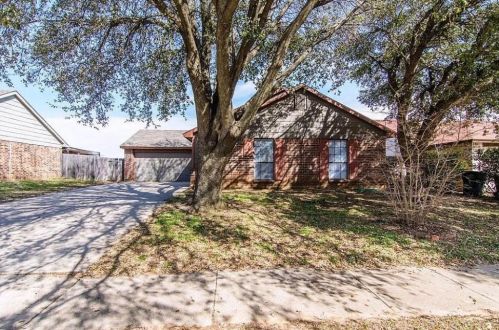 3208 Woodlark Dr, Fort Worth, TX 76123-1015