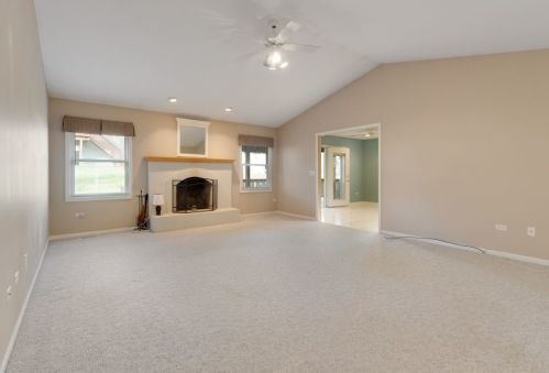 204 Julie Ln, Pingree Grove IL  60140-8379 exterior