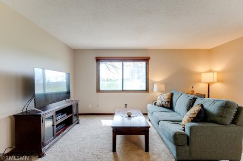 1500 Helmo Ave, Saint Paul MN  55128-5527 exterior
