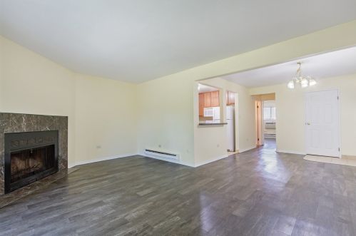 462 Osage Ln, Palatine, IL 60074-1187