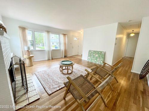 612 Myrtle Ave, Tinton Falls NJ  07711-1317 exterior