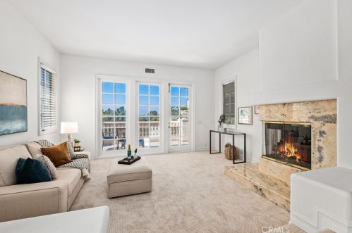 1 Charlotte, Irvine CA  92603-3448 exterior