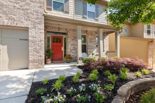 2035 Hatteras Way, Atlanta GA  30318-1084 exterior