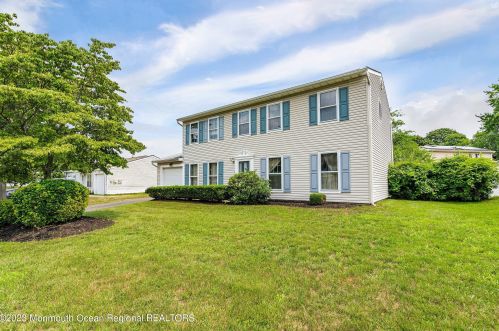 29 Moak Dr, Hazlet, NJ 07730-1442