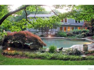 11 Lilac Ln, Weston, CT 06883-3032
