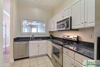 317 Charlton St, Savannah GA  31401-4607 exterior