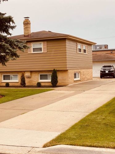 2615 Pauline Ave, Glenview, IL 60025-4741